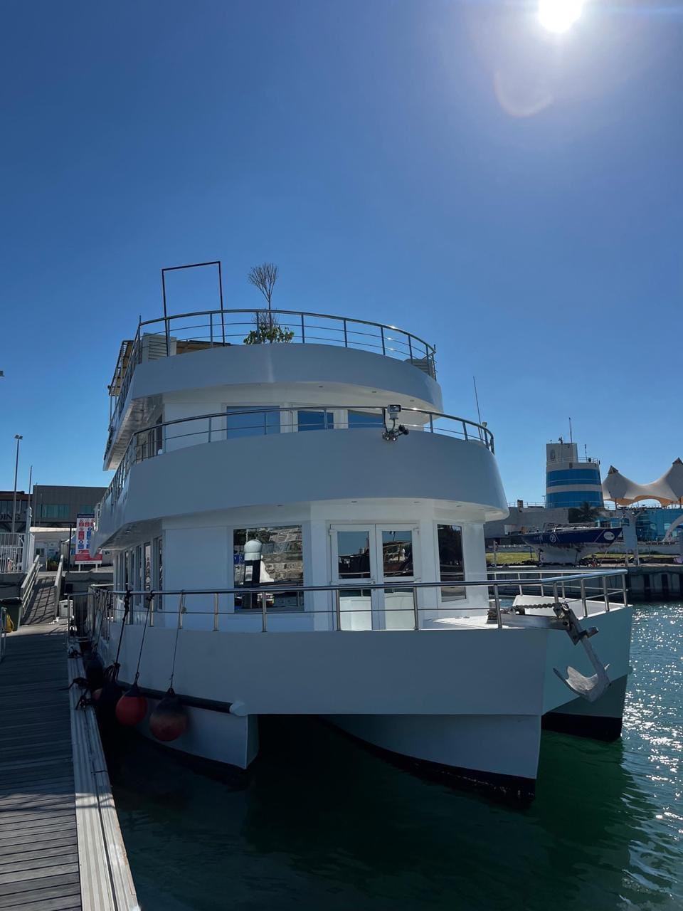 25 guest boat rental Abu Dhabi